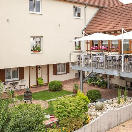 Au Soleil Hotell Wettolsheim Eksteriør bilde
