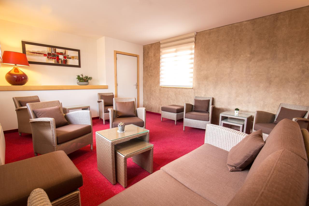Au Soleil Hotell Wettolsheim Eksteriør bilde